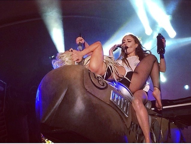 Lady gaga upskirt 2010