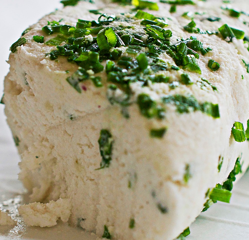 vegan-cheesemaker-chives