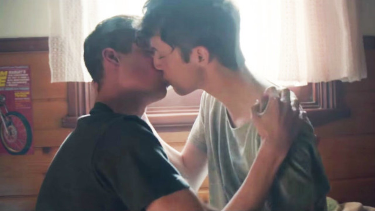 парень с парнем гей поцелуй фото 80