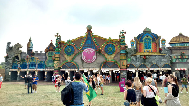 Waarom Tomorrowland kut is foto