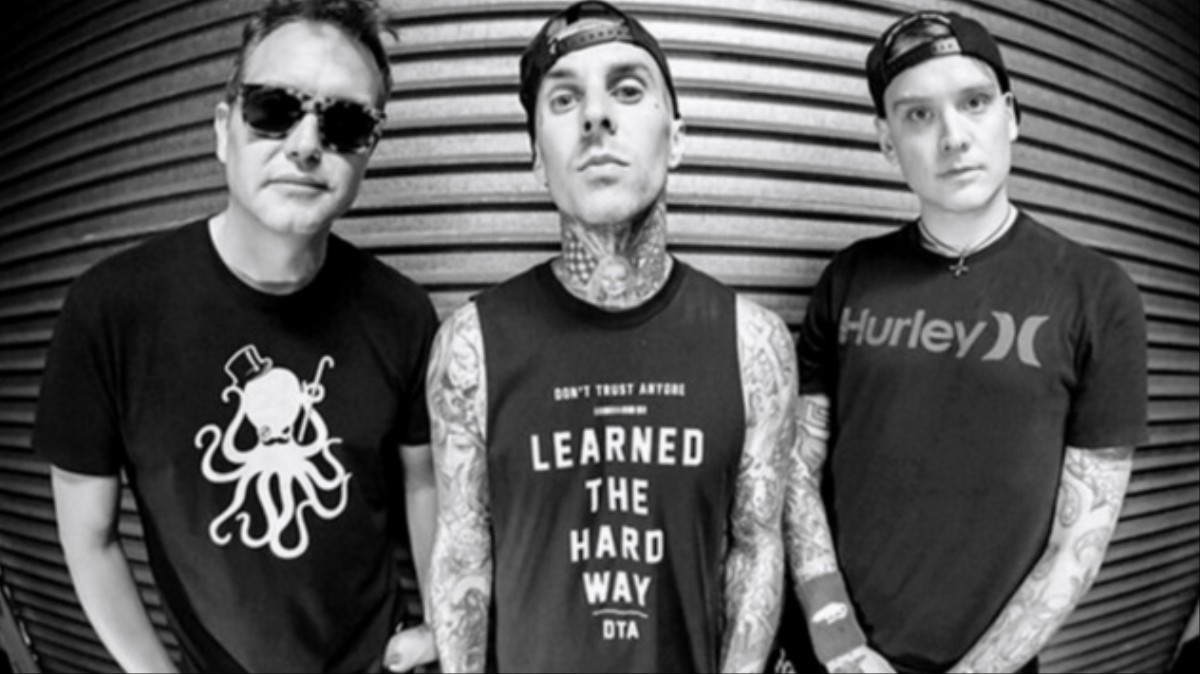 Blink-182 Want to See Some Naked Dudes, Release Short 