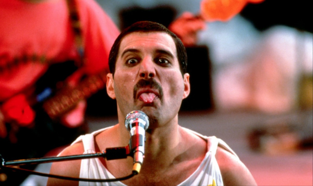 Escucha a Freddie Mercury cantando Rhapsody” sin pista