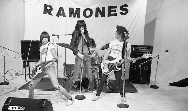 Fotos Y Anécdotas De La Primera Gira De Los Ramones 4581