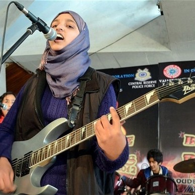 How Did Pragaash, Kashmir's First All-Girl Rock Band, Ignite the Kashmiri  Muslim Establishment?