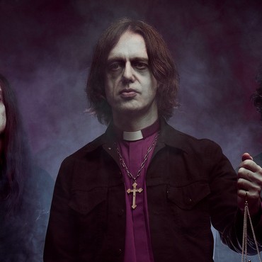 Doom Metal Godhead Lee Dorrian Is Raising Hell in His New Band, With the  Dead