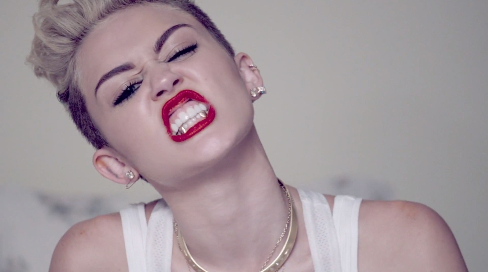 1680px x 672px - Miley Cyrus Is Punk As Fuck