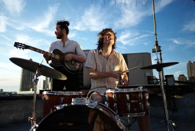 Mystical Weapons É o Sean Lennon + Greg Saunier + Shazad Ismaily e Eles