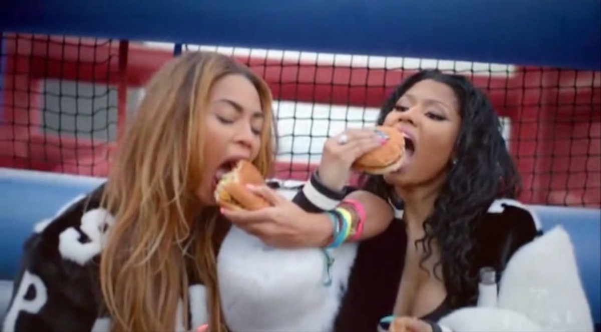 Nicki Minaj and Beyoncé's Street Style Is Unreal in 'Feeling Myself' Music  Video, News