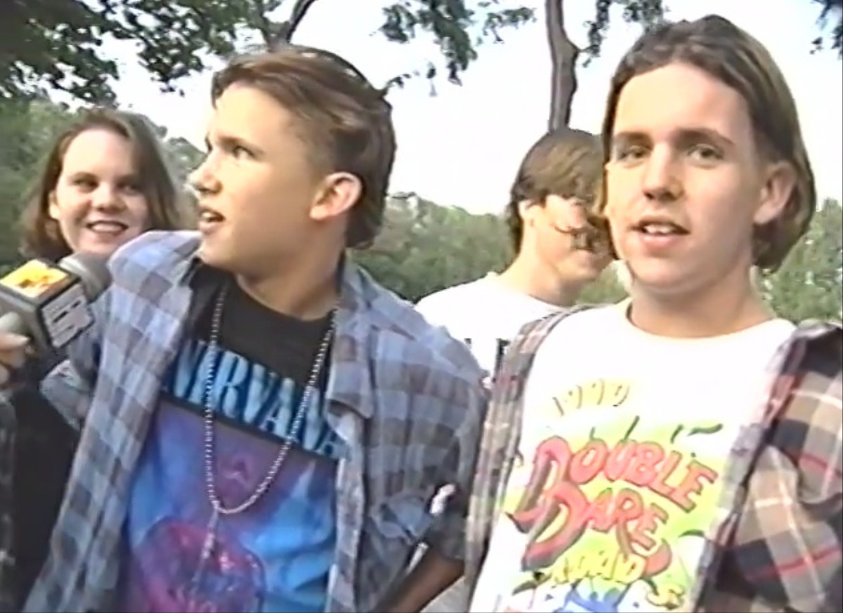 Watch Nirvana Fans in Seattle Interviewed by MTV News in This Unearthed  Video from 1992
