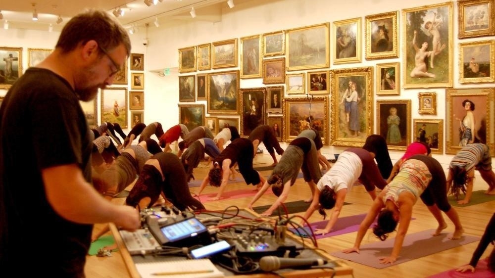Yoga Porn Comunal - El extraÃ±o mundo del Noise Yoga