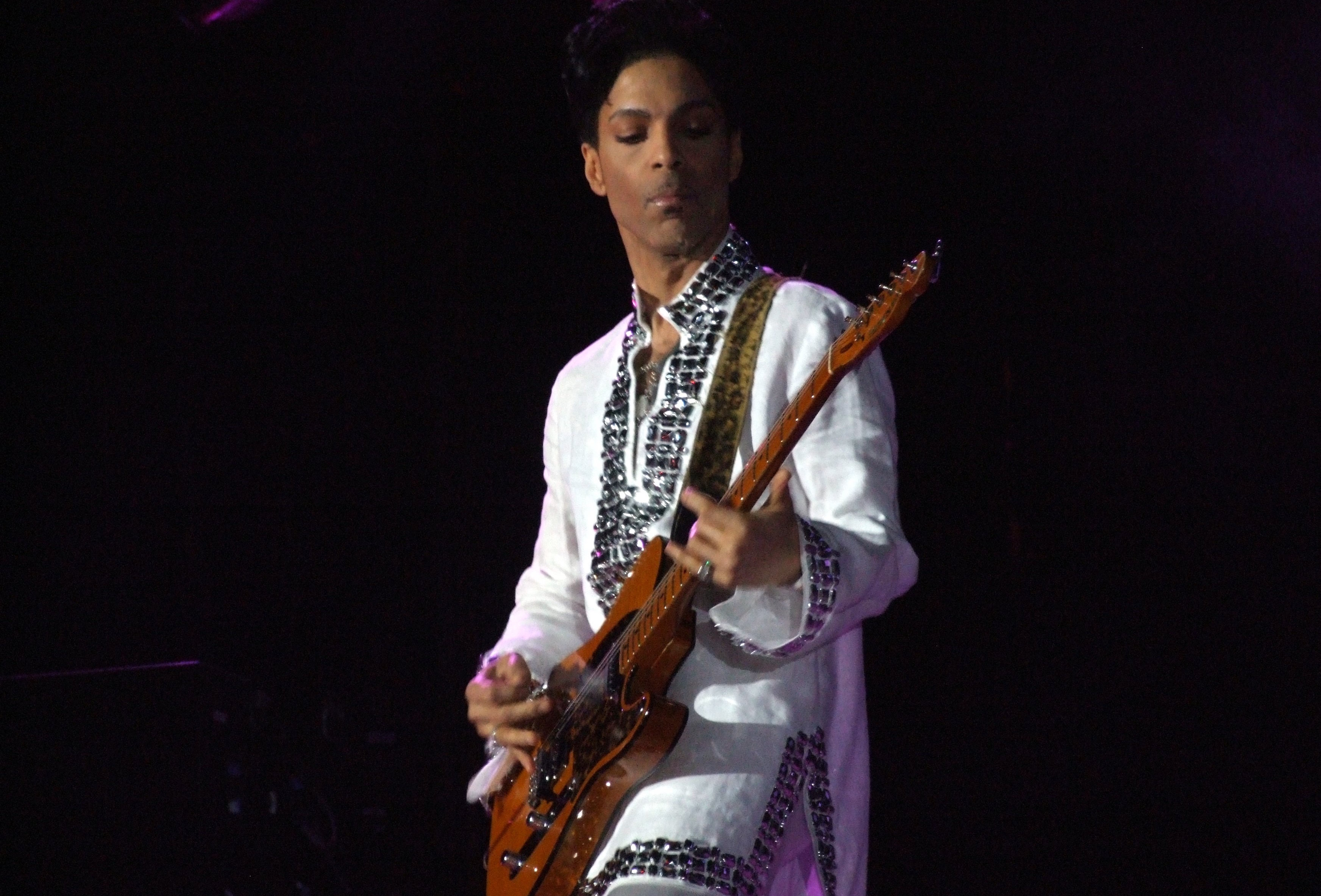 Watch Prince Perform A Mix Of Little Red Corvette And Dirty Mind Watch Prince Perform A Mix Of Little Red Corvette And Dirty Mind In Tribute To Vanity