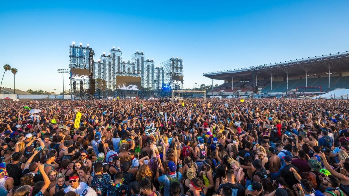 Schon wieder Tote auf USFestival Drei Menschen starben beim HARD Summer