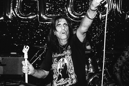 I Saw Alice Cooper Play a Surprise Reunion Show in a Tiny Dallas Record ...