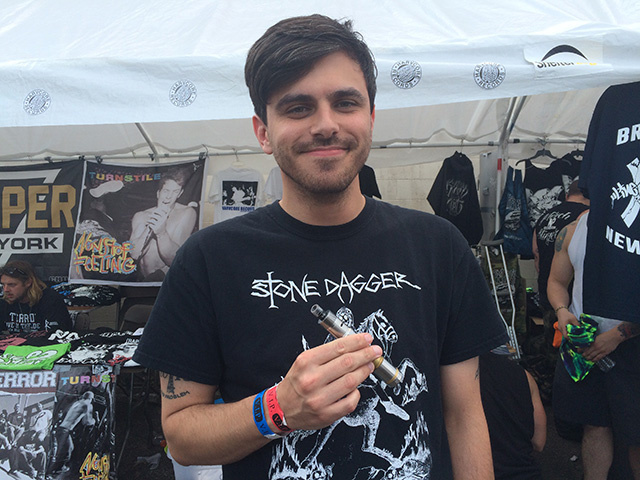 Is Vaping Straight Edge?
