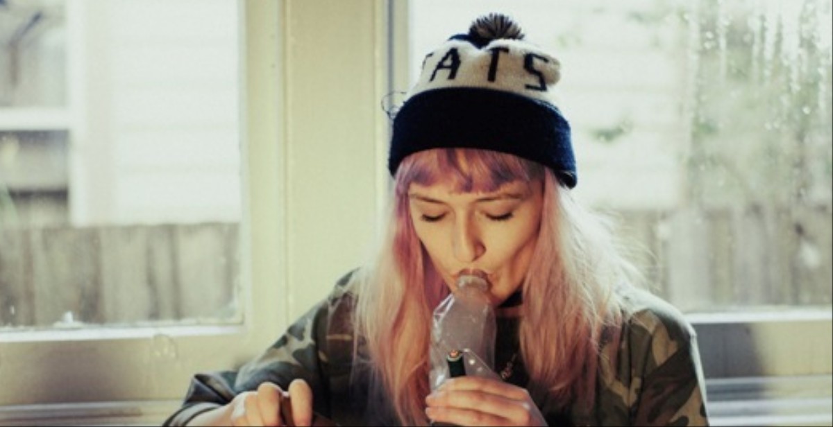 Skater Girls Smoking Weed Vice 