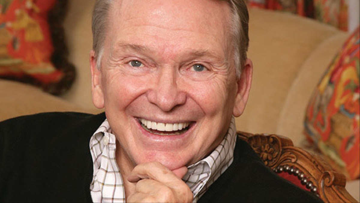 Bob Mackie Has Dressed Almost Everyone - VICE