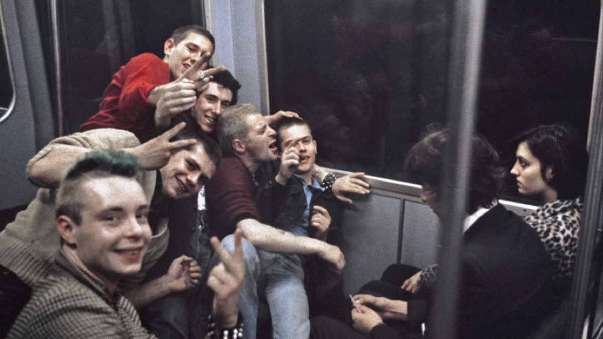 Bob Mazzers Photos Immortalise Londons Underground