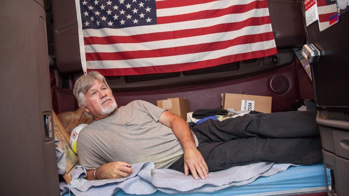 Photos From Inside The Cabs Of Long Distance Truckers