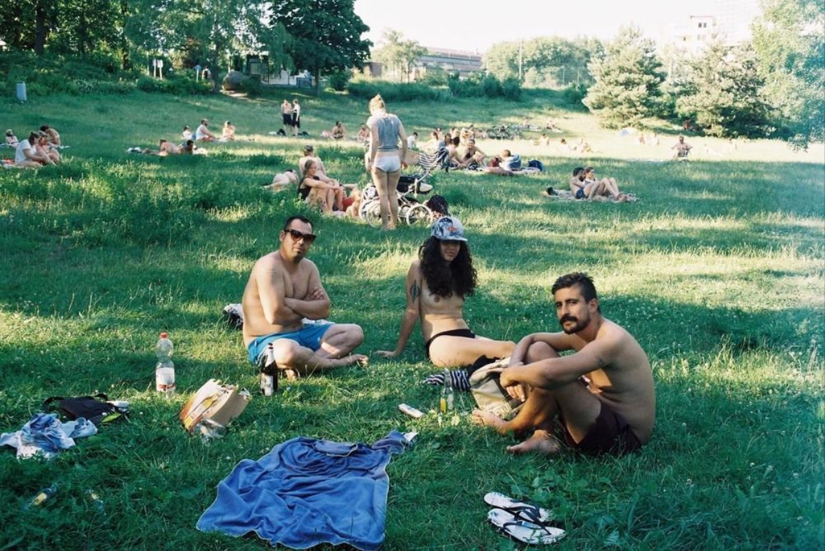 1200px x 674px - Beautiful Shots of Berliners Sunbathing Nude on Their Lunch ...