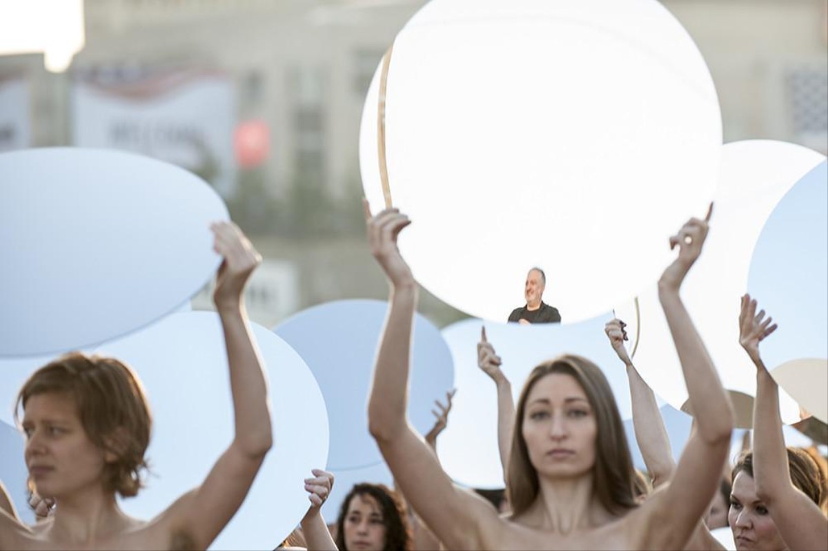 Cem mulheres tiraram a roupa para protestar durante a convenção do partido  Republicano