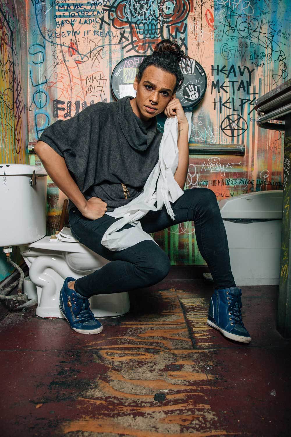 here-are-some-photos-of-transgender-people-in-public-washrooms-body-image-1479625174
