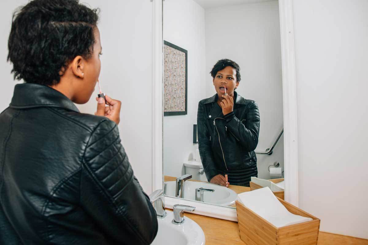here-are-some-photos-of-transgender-people-in-public-washrooms-body-image-1479625460