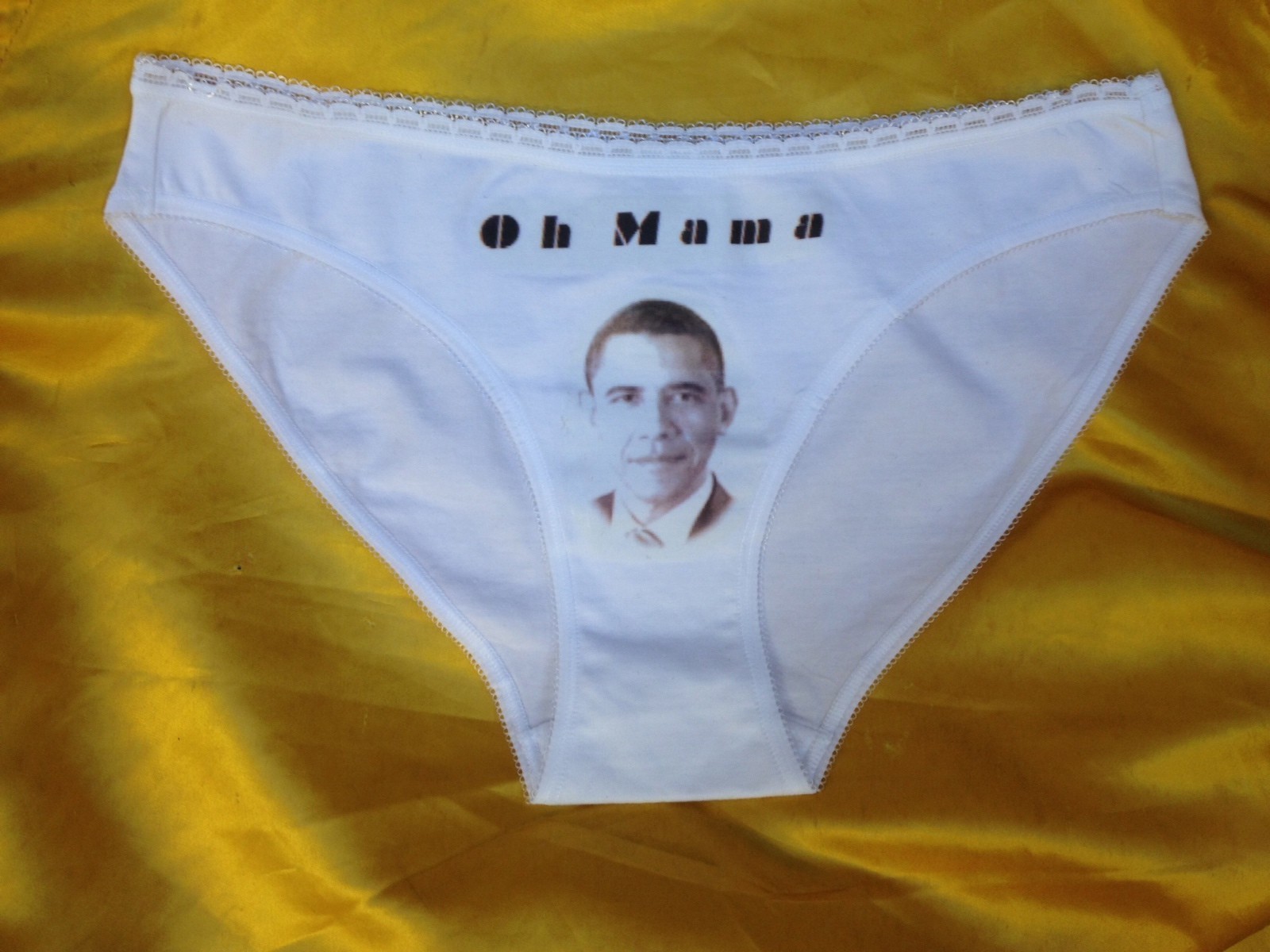 Poner la cara de Putin en tu ropa interior se siente extrañamente