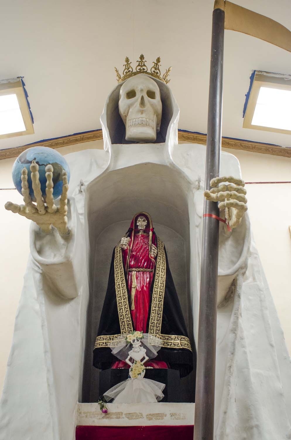 La Santa Muerte: Mexico’s Saint of Delinquents and Outcasts - VICE