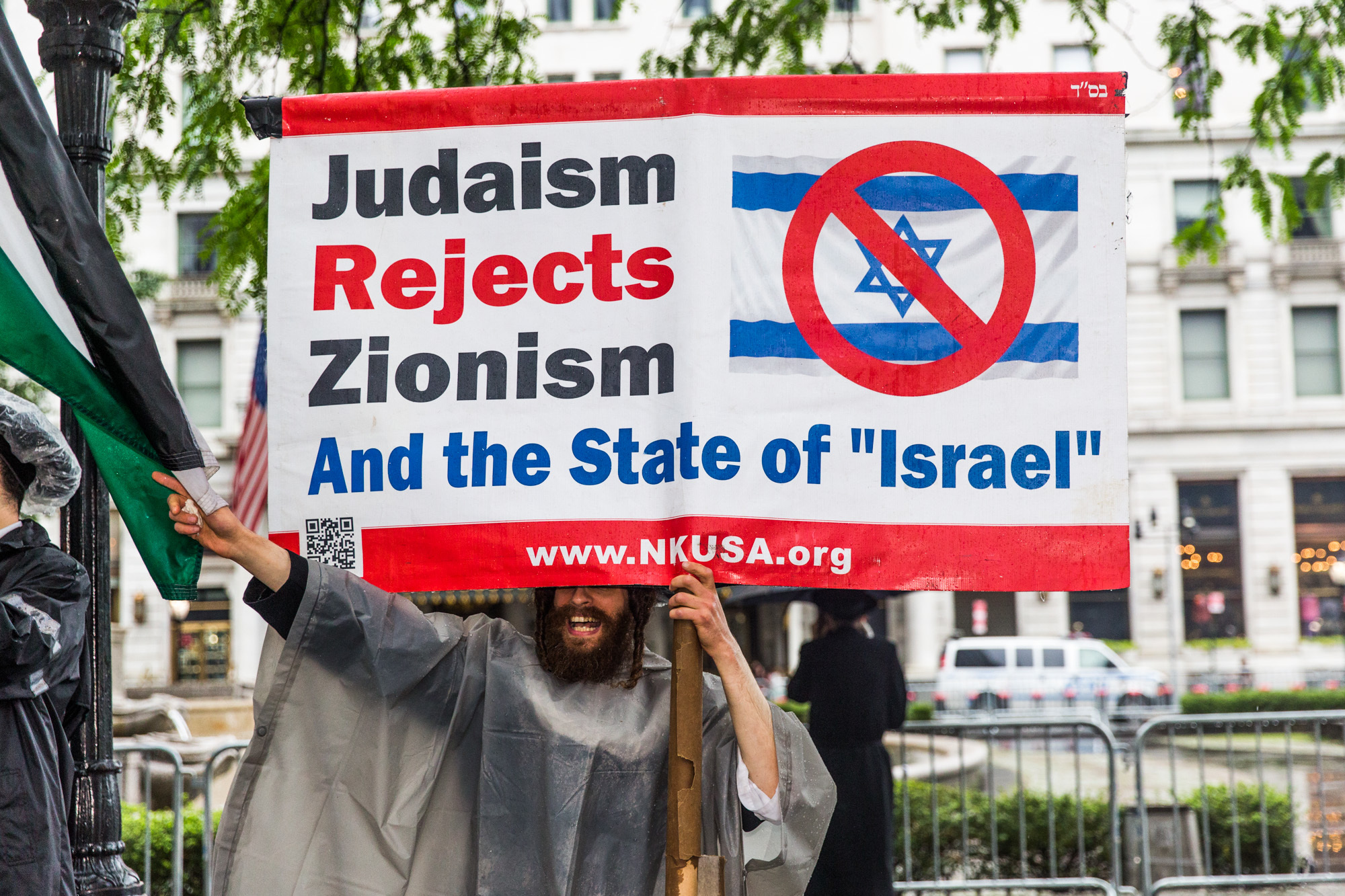 New York's ProIsrael Parade Was Rainy, but AntiZionists Still Showed